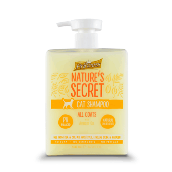 Princess Shampoo For Cats 500 ml - Free from harsh chemicals, soaps, and detergents, this shampoo is gentle enough for pets with sensitive skin