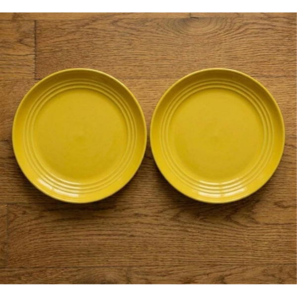 Lightweight 2-piece plastic bowl set suitable for everyday use