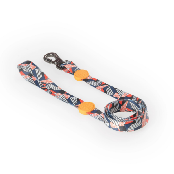 A practical and stylish leash, designed for your pet’s comfort, with a length of 120 cm. 🐾