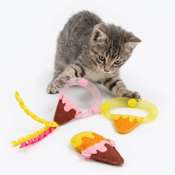 Fit and Fun Fur toy different colours & shape - style 1